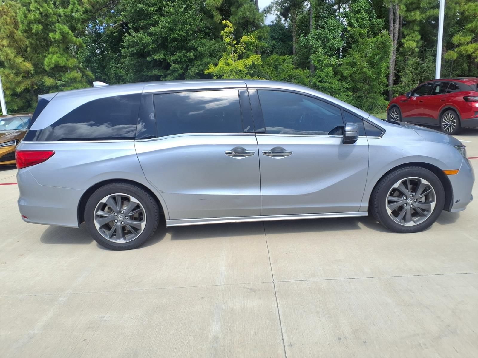 Used 2021 Honda Odyssey Elite image 2