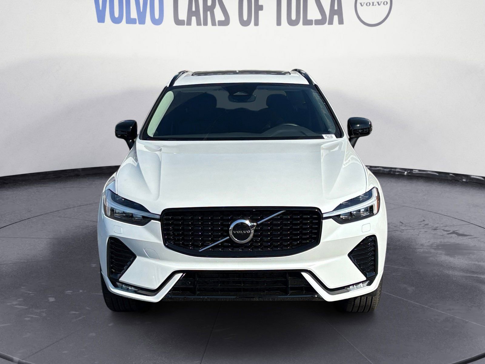New 2025 Volvo XC60 B5 Core w/ Climate Package image 8