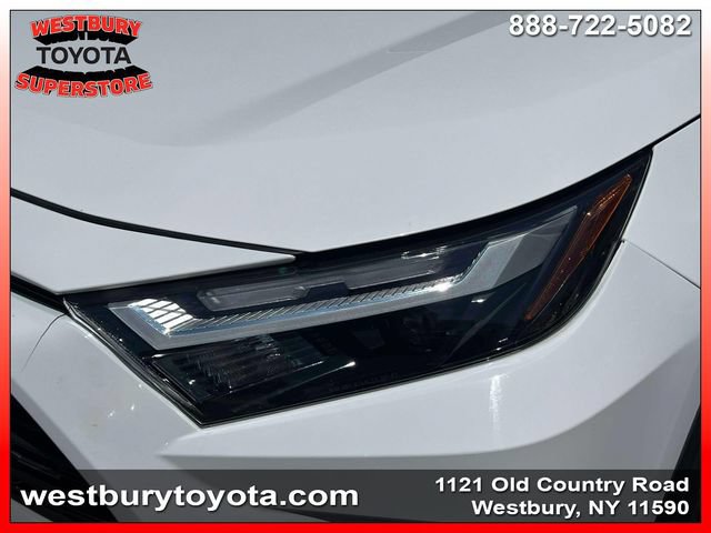Used 2025 Toyota RAV4 XLE w/ Weather Package AWD/4WD image 9