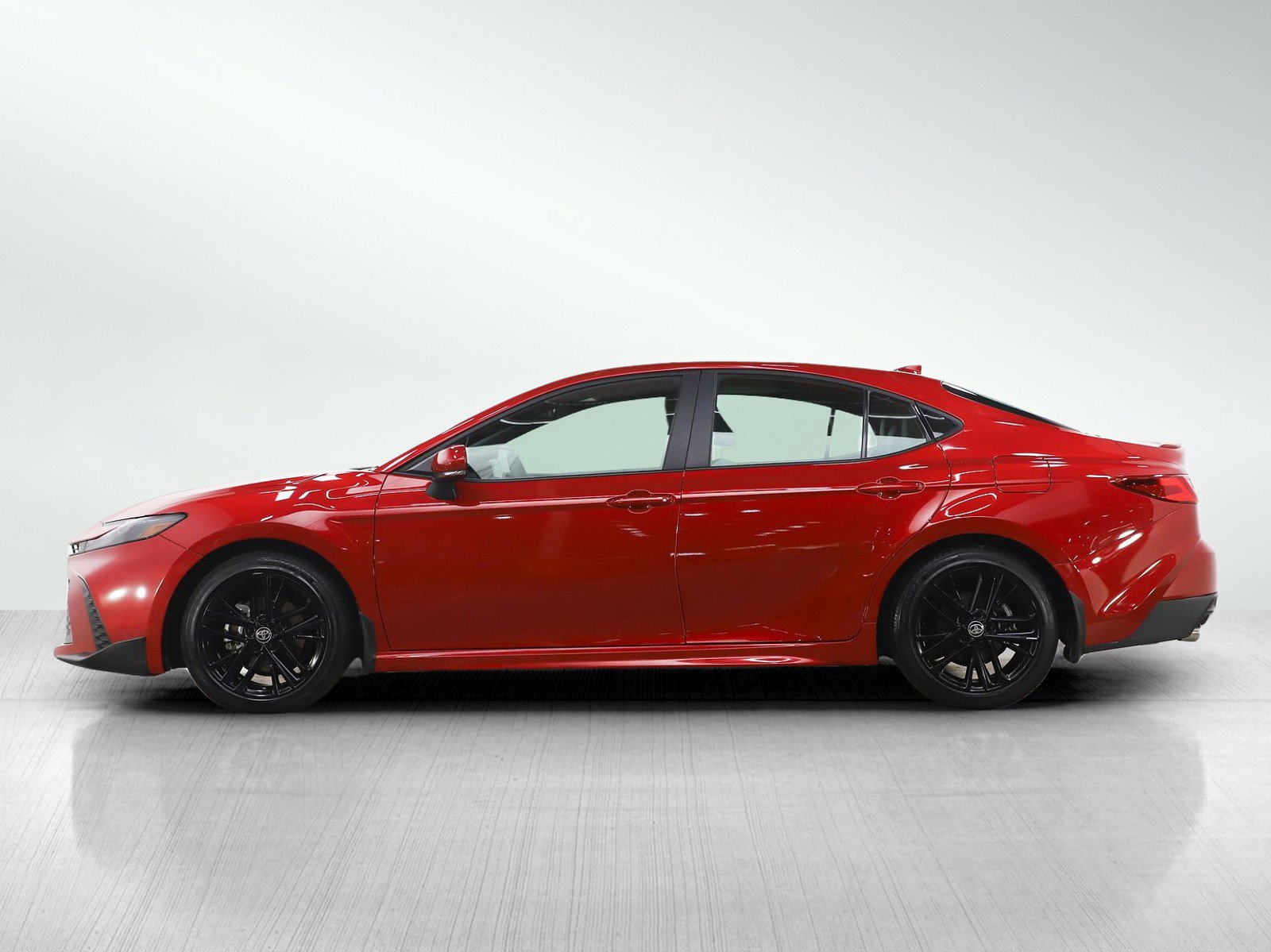 Used 2025 Toyota Camry SE w/ Convenience Package FWD image 2