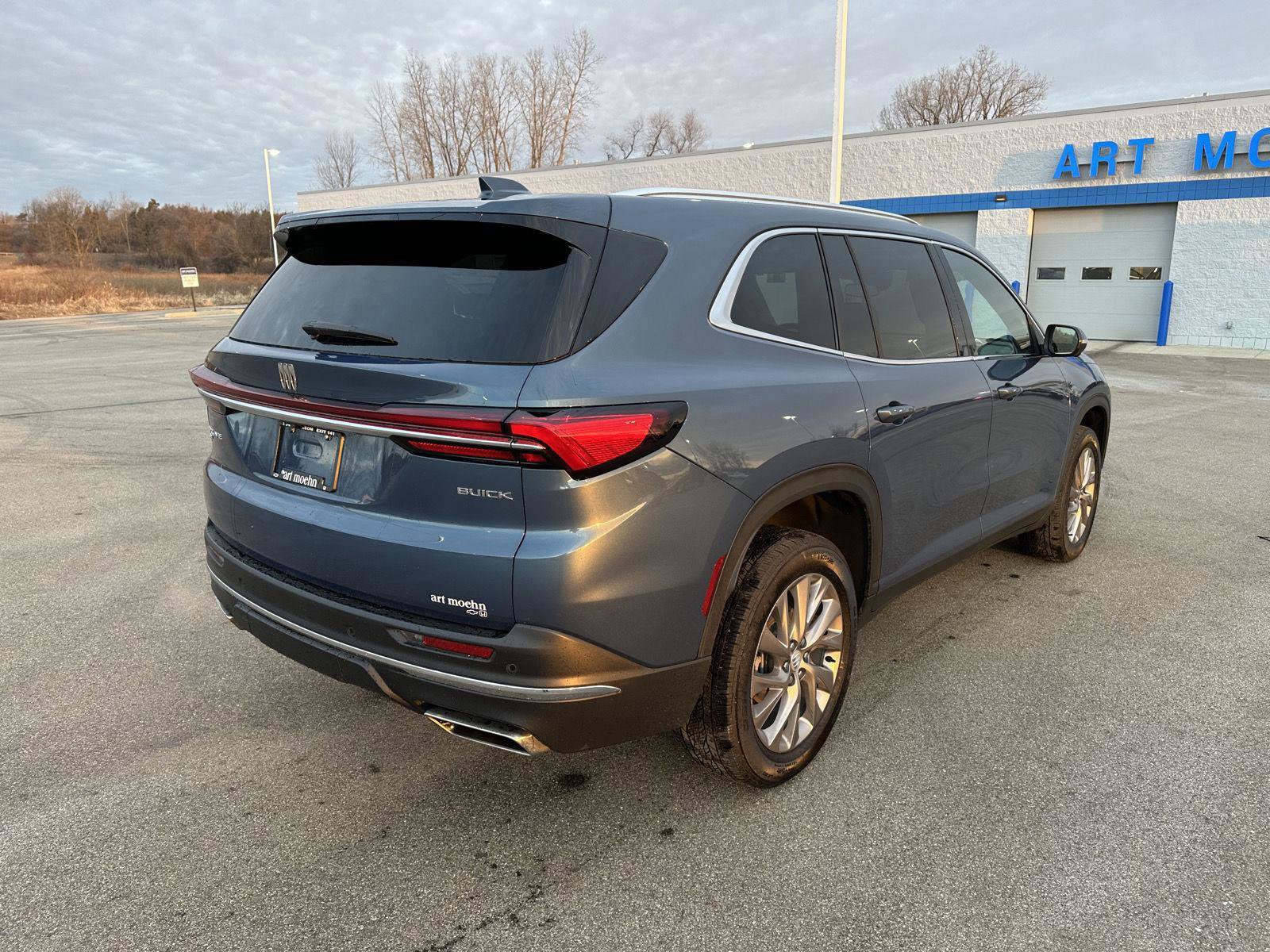 Used 2025 Buick Enclave Preferred image 9