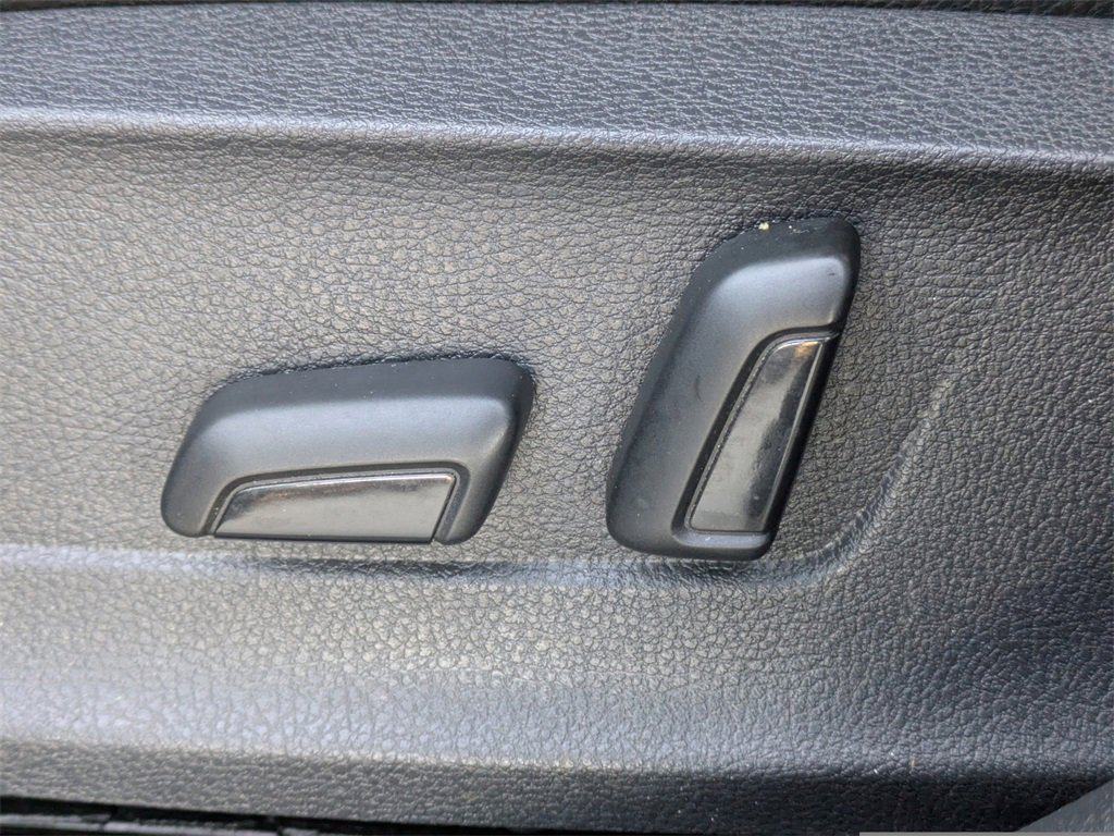 Used 2015 Volkswagen Passat 1.8T SE image 21