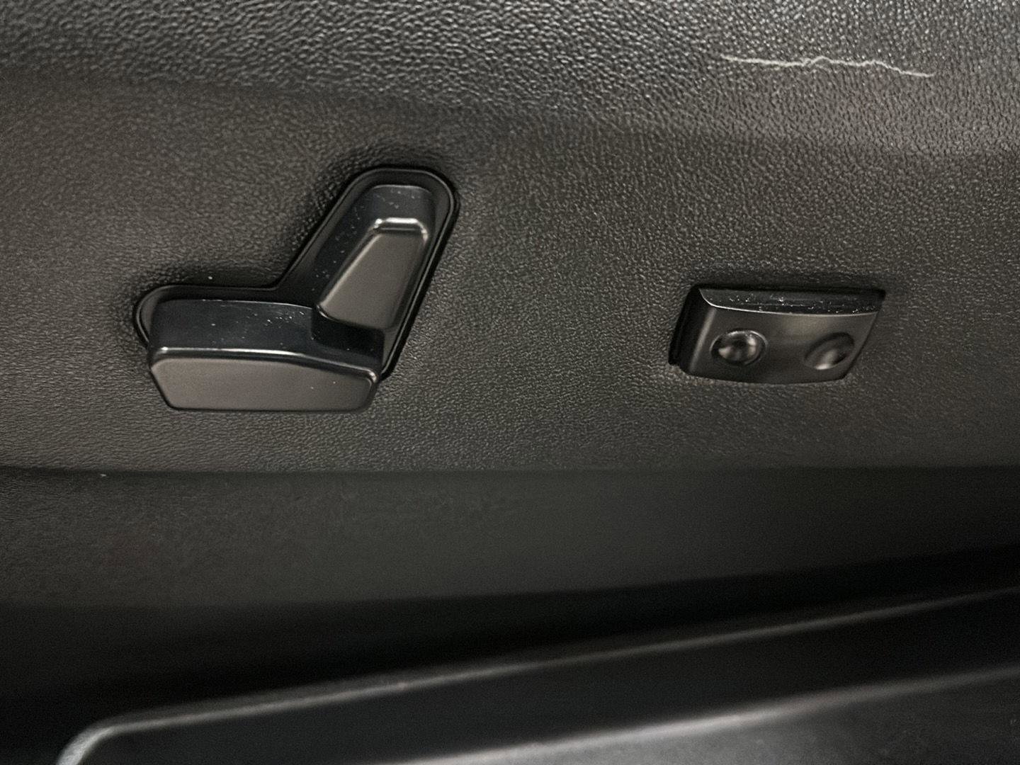 Used 2017 Dodge Grand Caravan SE w/ Power Window Group FWD image 16