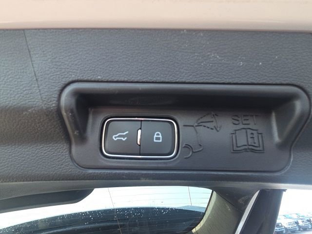 Used 2025 Ford Explorer Platinum w/ LUX Leather Package AWD/4WD image 15