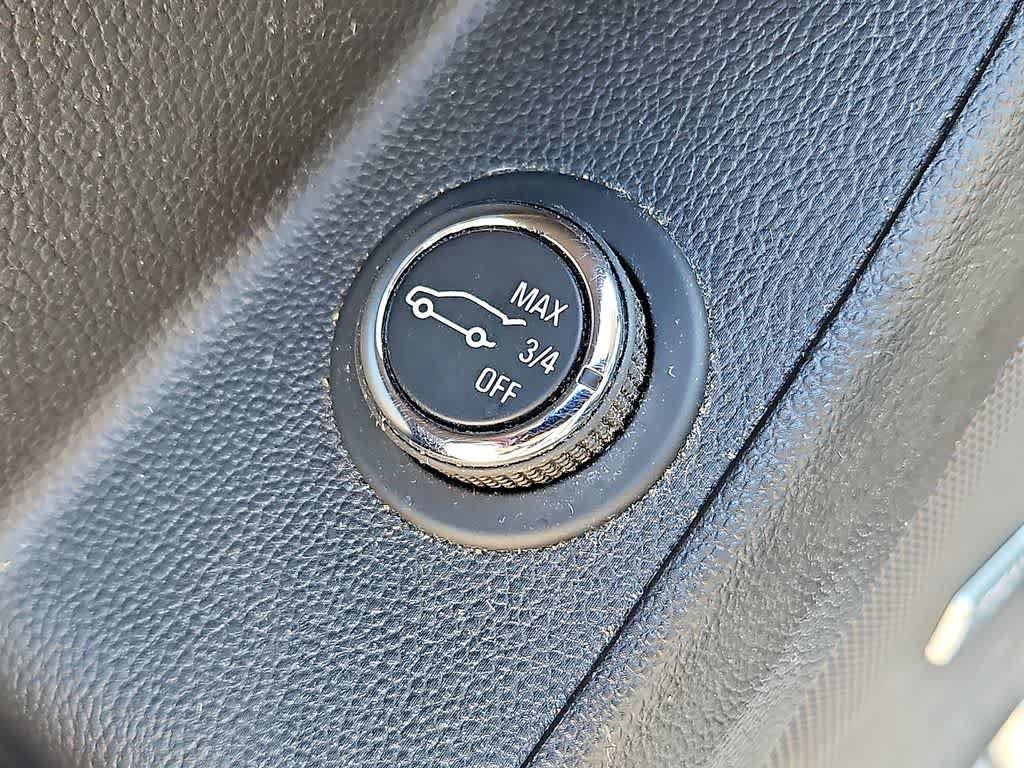 Used 2021 Chevrolet Traverse Premier FWD image 25