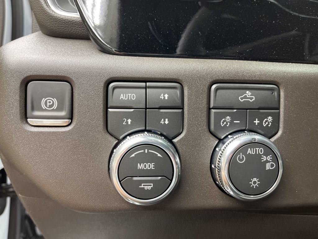 New 2026 GMC Sierra 1500 SLE w/ X31 Off-Road Package AWD/4WD image 12