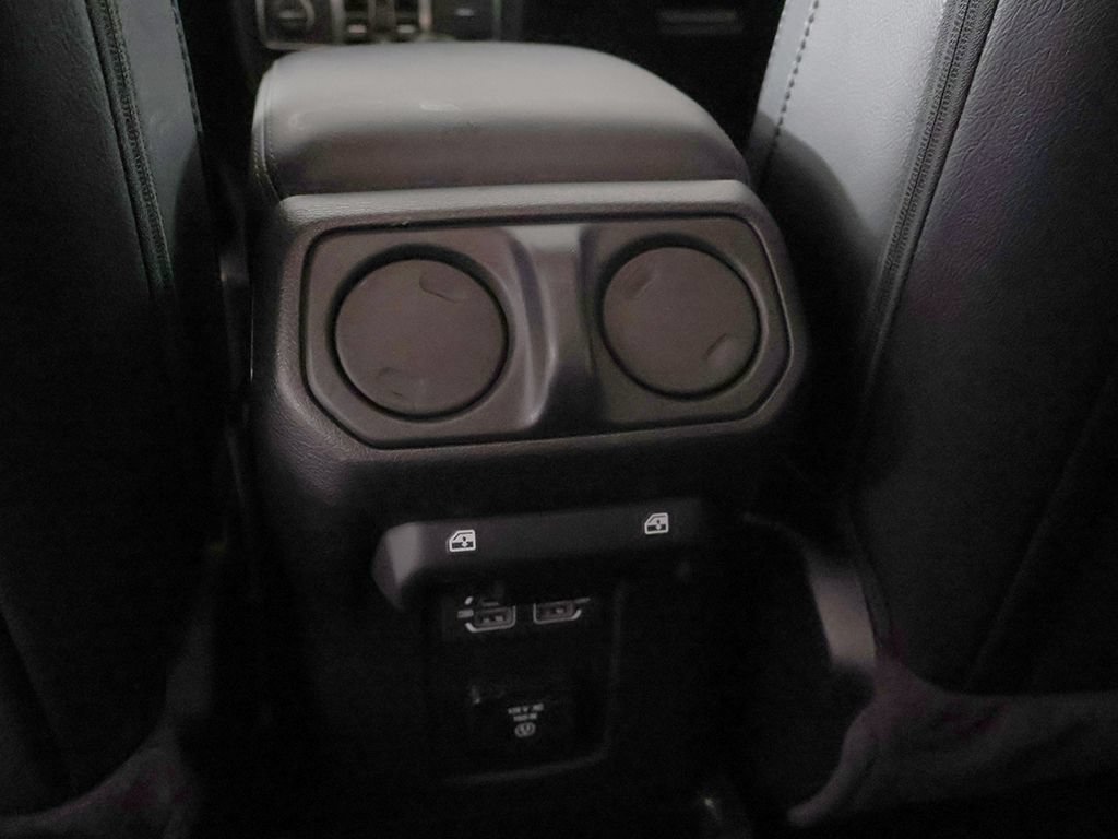 Used 2023 Jeep Wrangler Unlimited Sahara AWD/4WD image 31