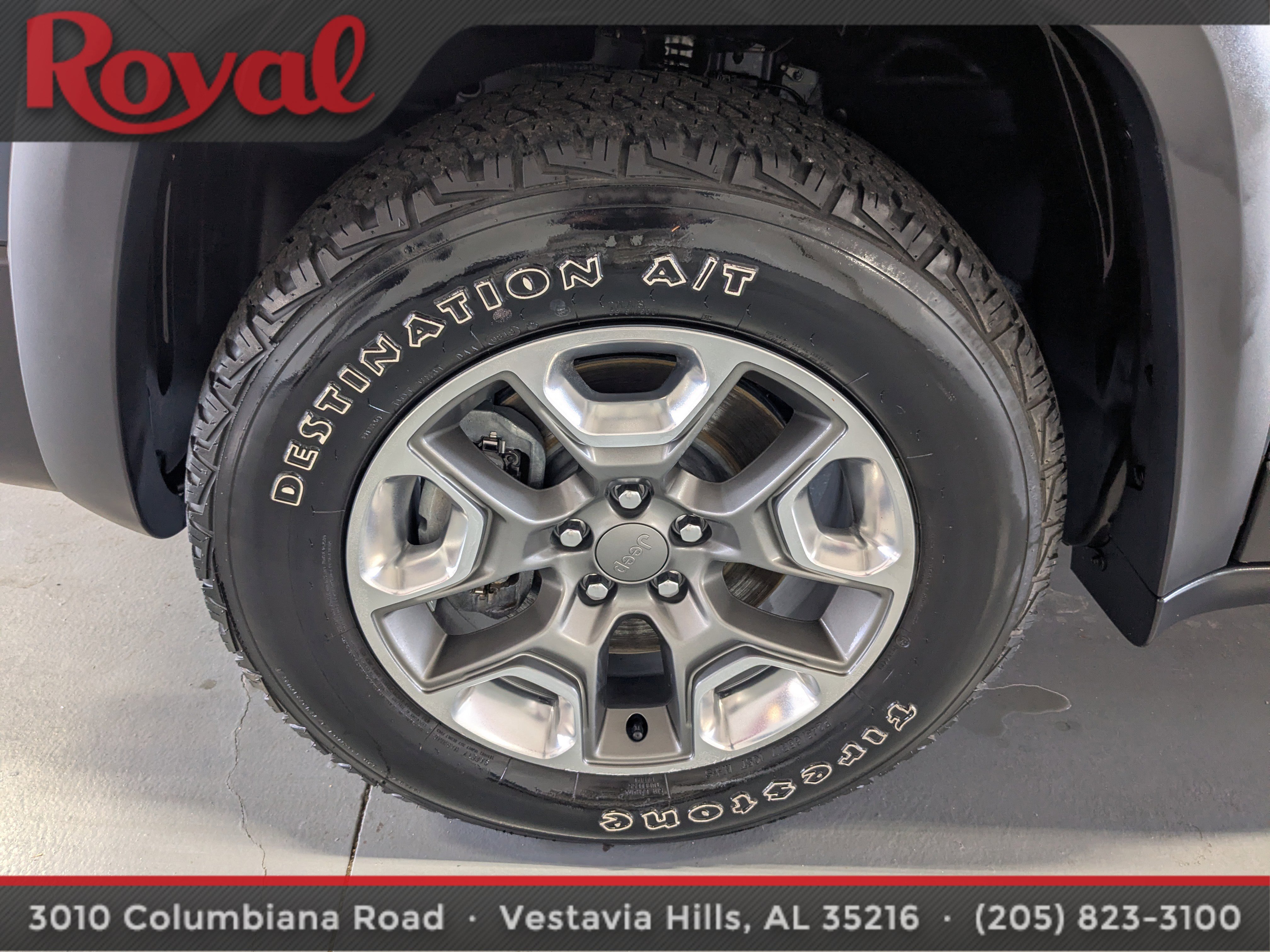 Used 2019 Jeep Cherokee Trailhawk image 25