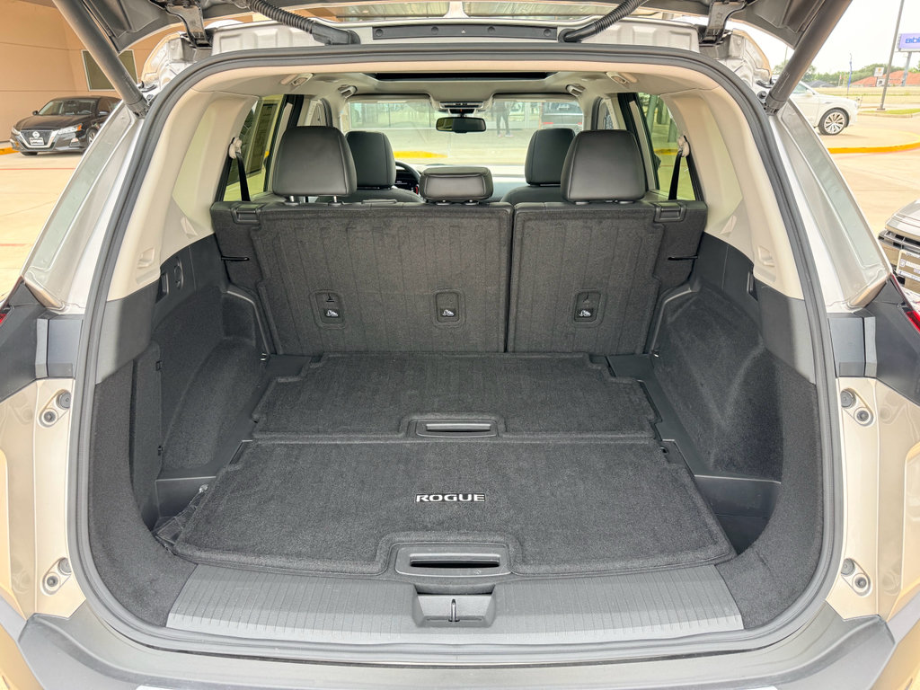 Used 2023 Nissan Rogue Platinum FWD image 29