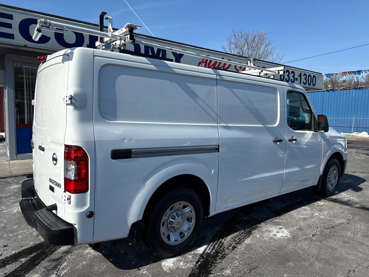 Used 2016 Nissan NV 2500 SV image 3