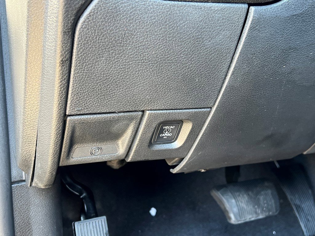 New 2025 RAM 3500 Laramie image 31