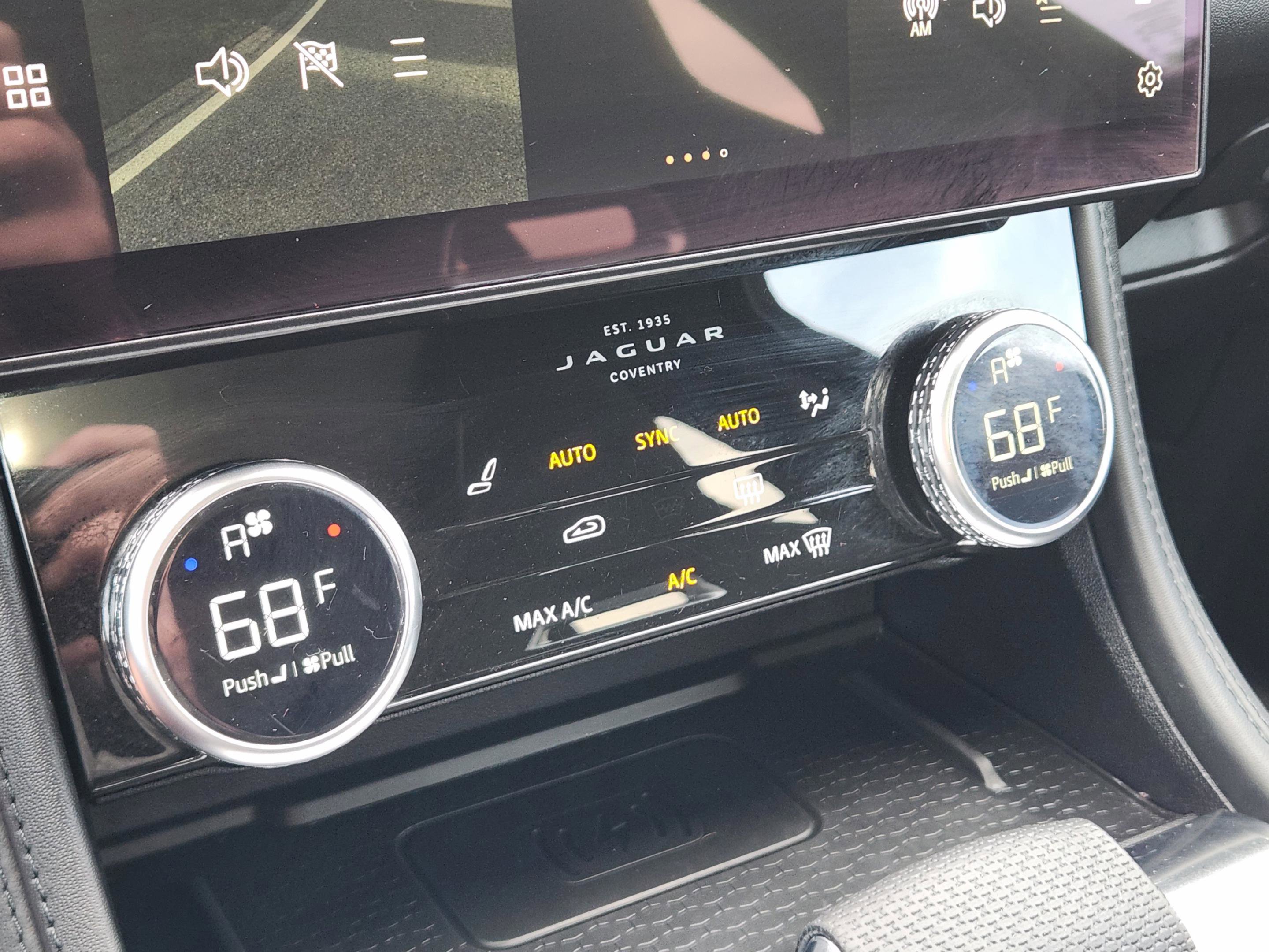 Used 2022 Jaguar F-PACE SVR image 14