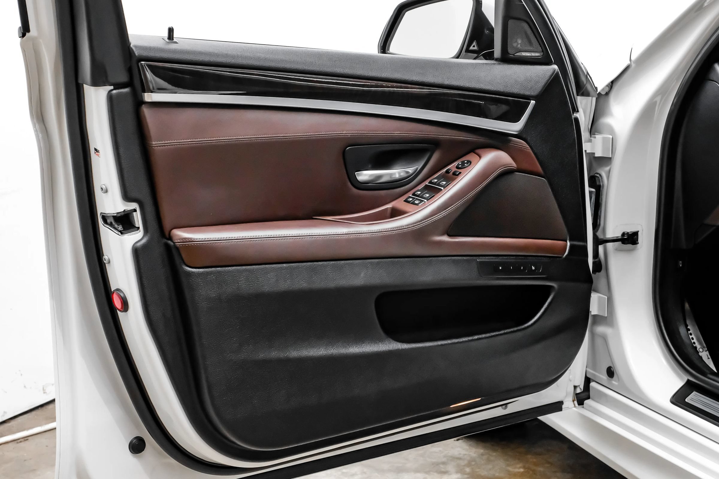 Used 2014 BMW 550i Sedan RWD image 34