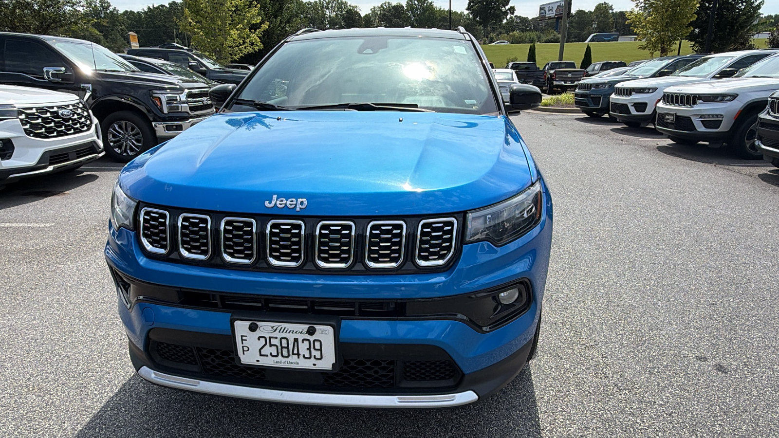 Used 2024 Jeep Compass Limited AWD/4WD image 3
