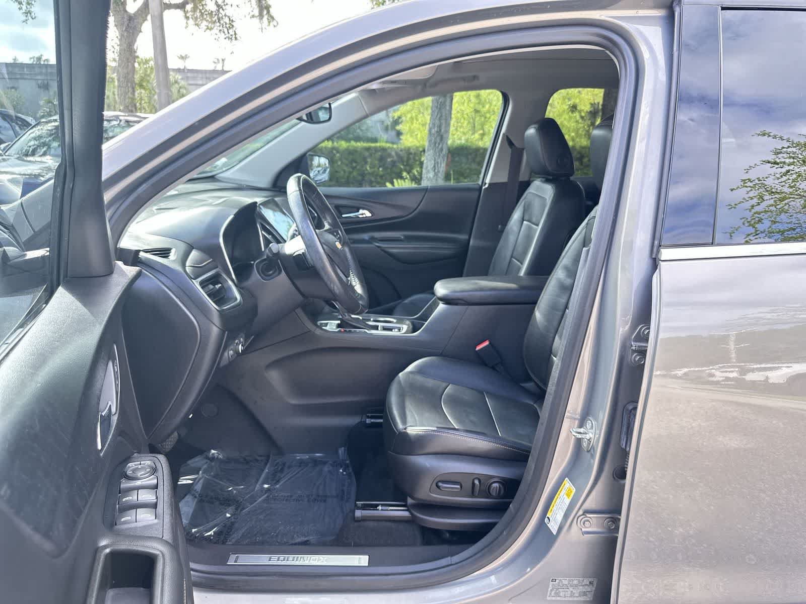 Used 2018 Chevrolet Equinox Premier FWD image 2