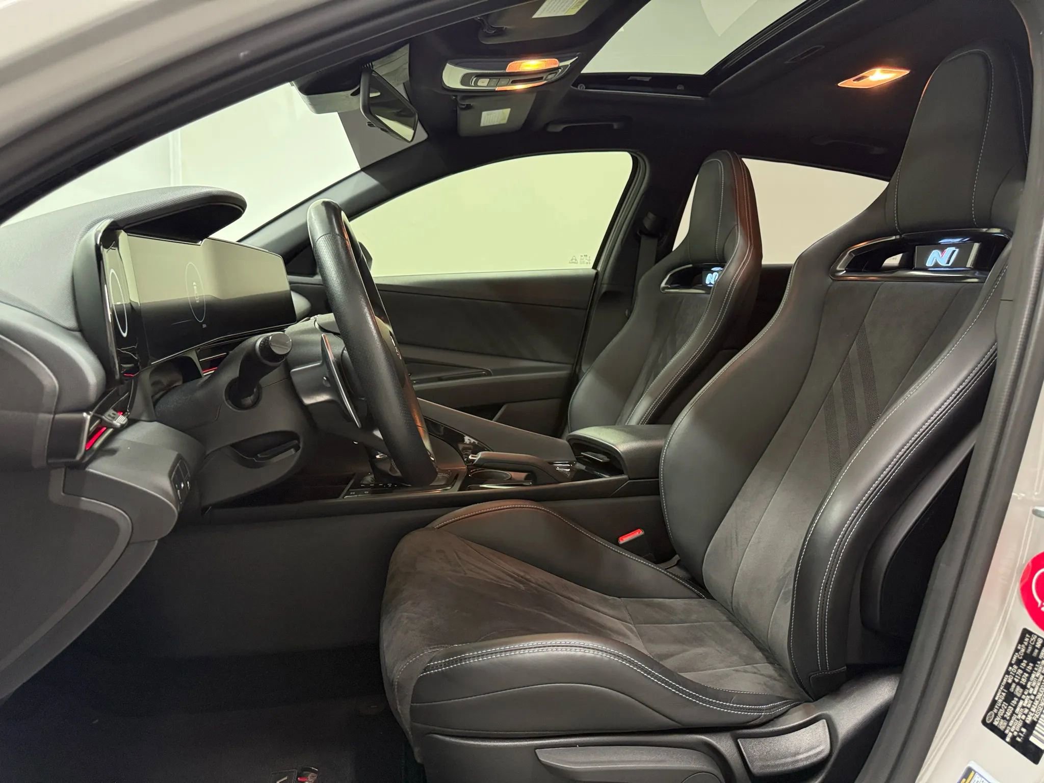 Used 2022 Hyundai Elantra N image 12