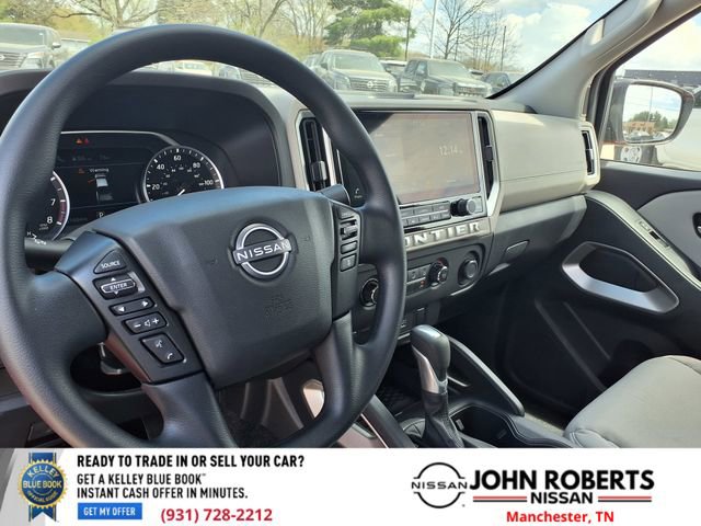 Used 2025 Nissan Frontier SV image 4