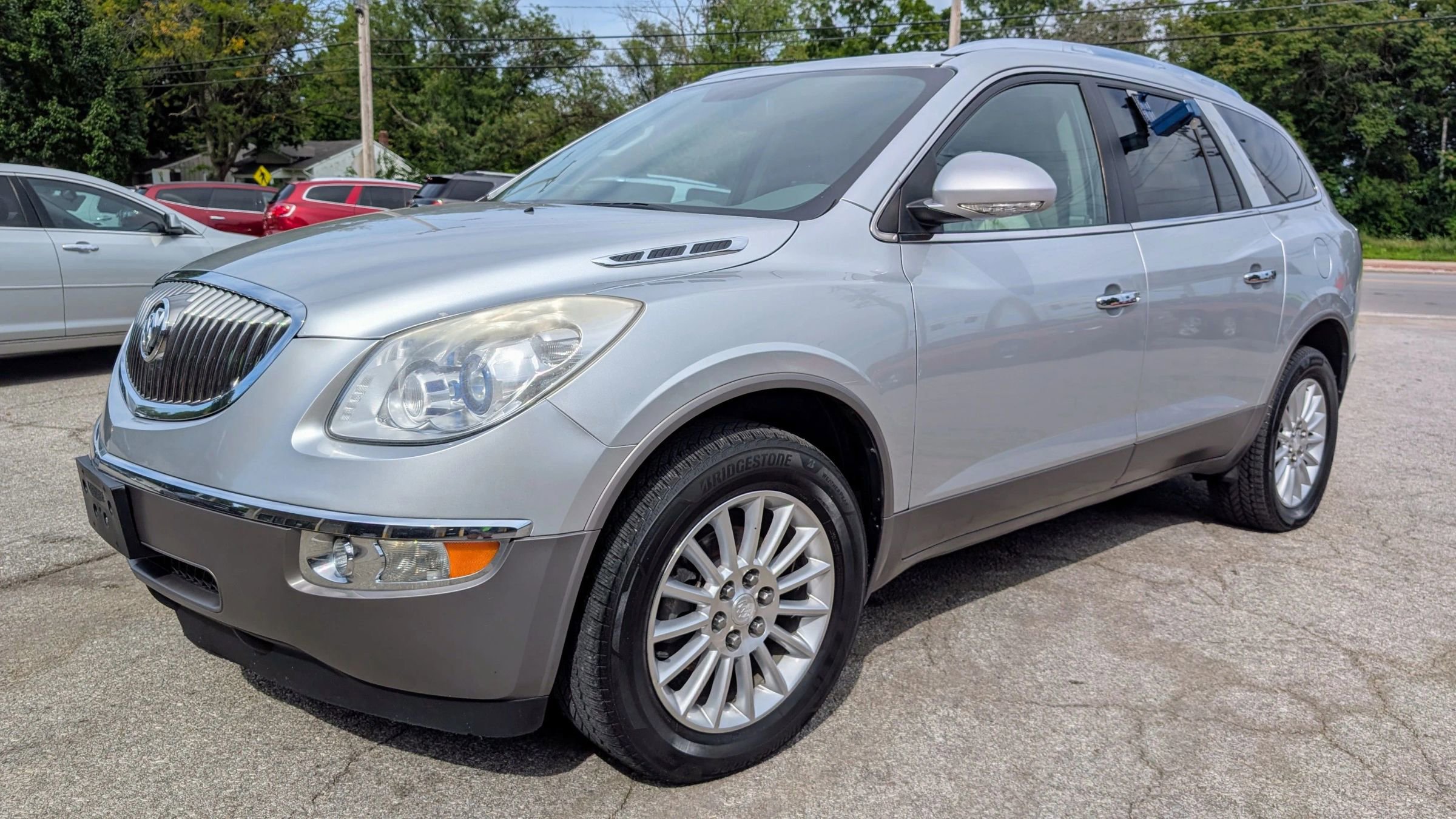 Used 2011 Buick Enclave CXL image 3