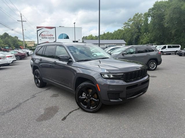 Used 2025 Jeep Grand Cherokee L Altitude RWD image 2