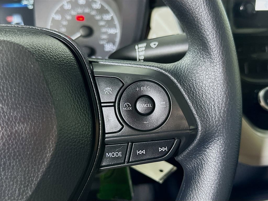 Used 2025 Toyota Corolla LE image 23