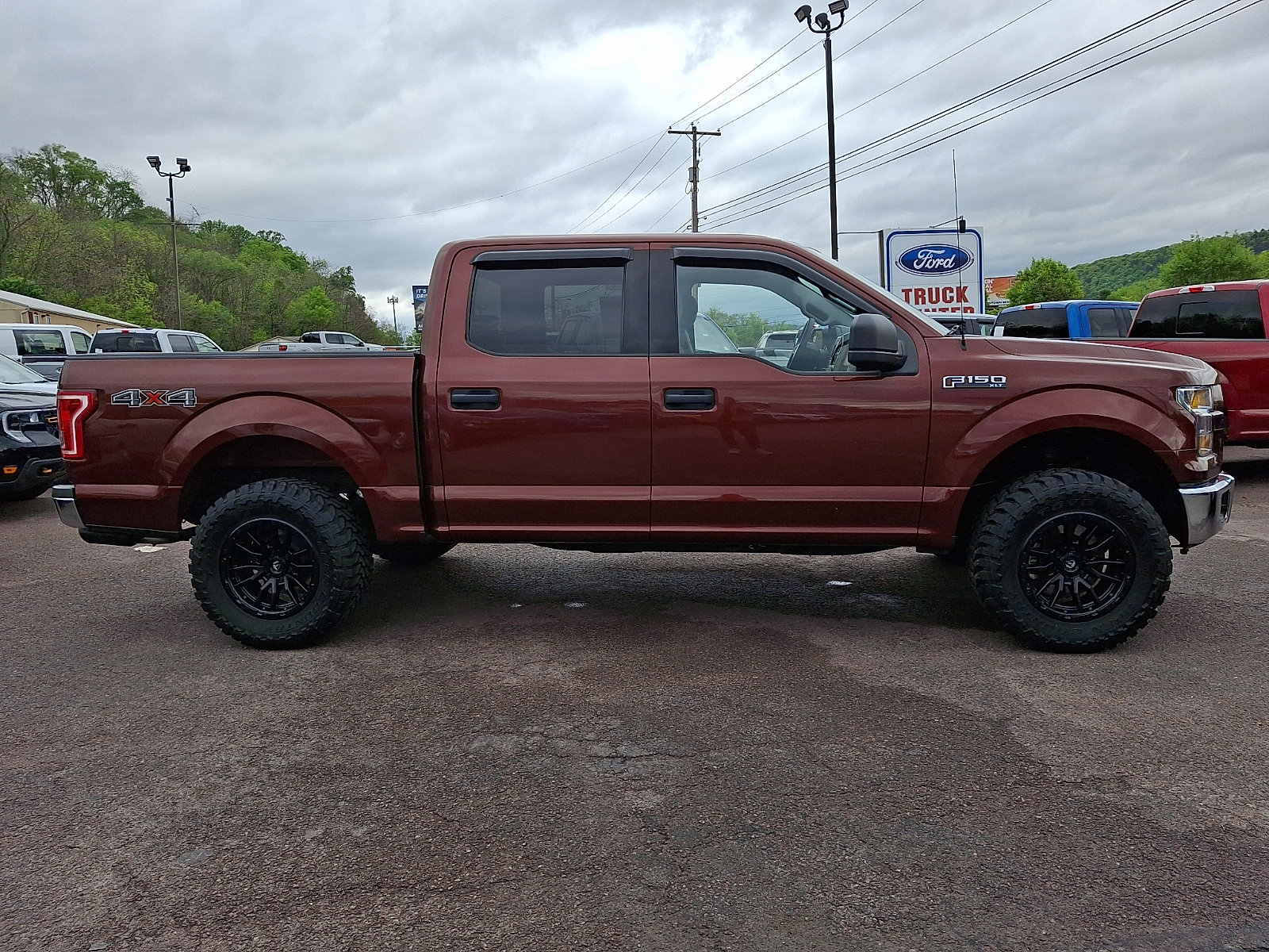 Used 2017 Ford F150 XLT w/ Trailer Tow Package AWD/4WD image 12
