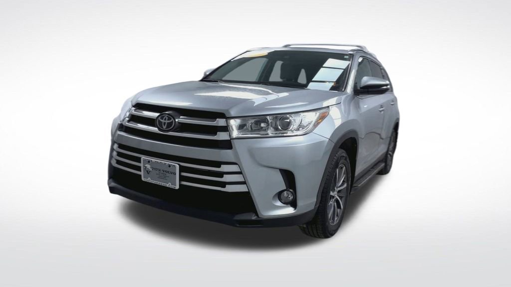 Used 2019 Toyota Highlander XLE image 21