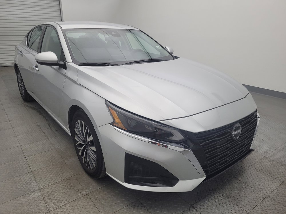 Used 2023 Nissan Altima 2.5 SV image 13