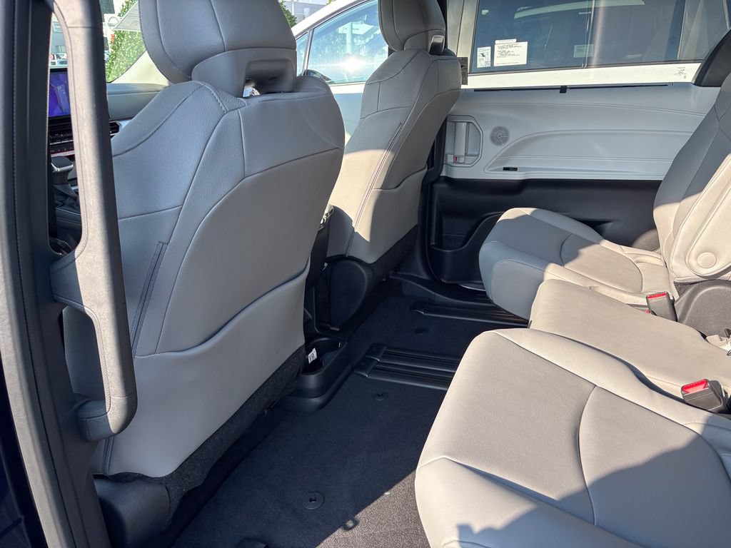 New 2026 Toyota Sienna XLE FWD image 27