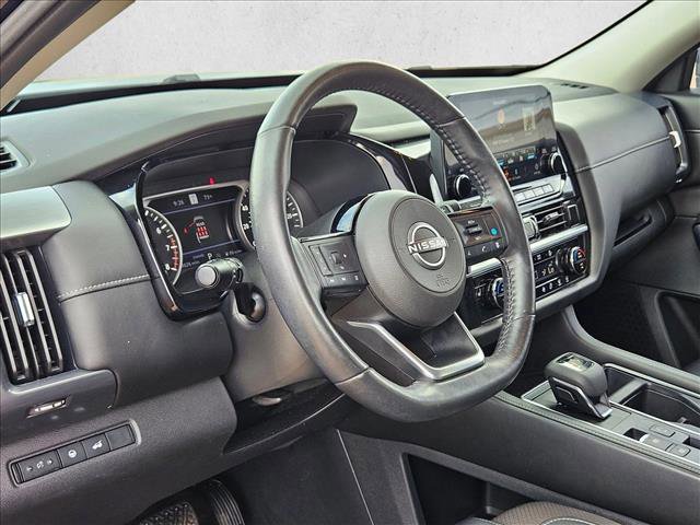 Used 2024 Nissan Pathfinder SL FWD image 10