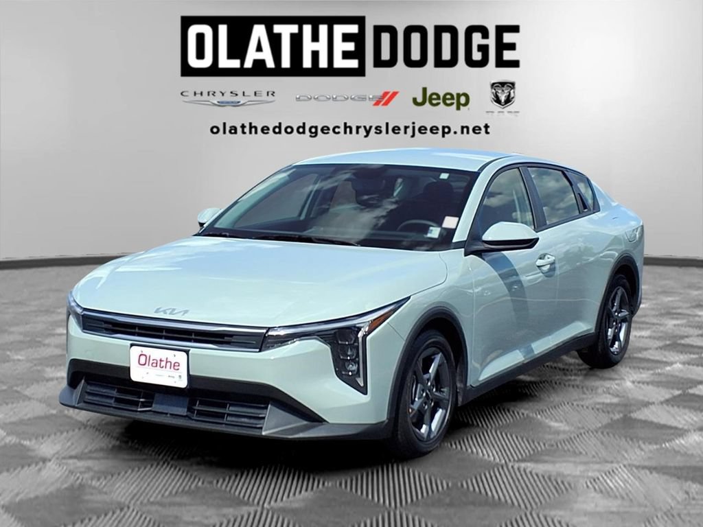 Used 2025 Kia K4 FWD image 1