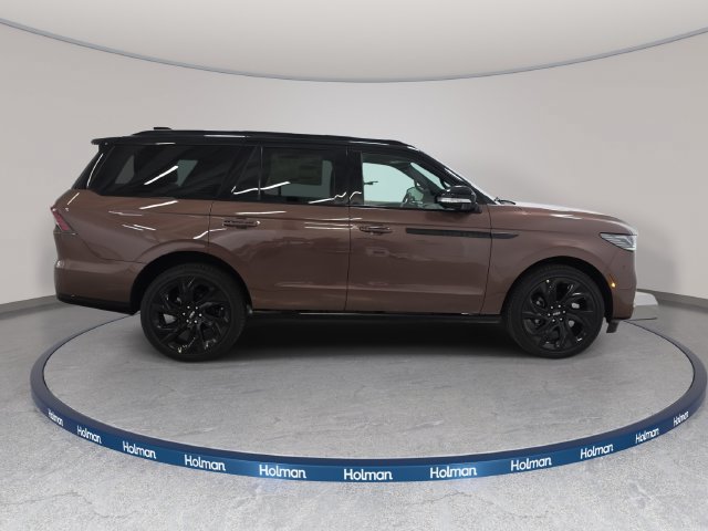 New 2027 Lincoln Navigator Black Label AWD/4WD image 4