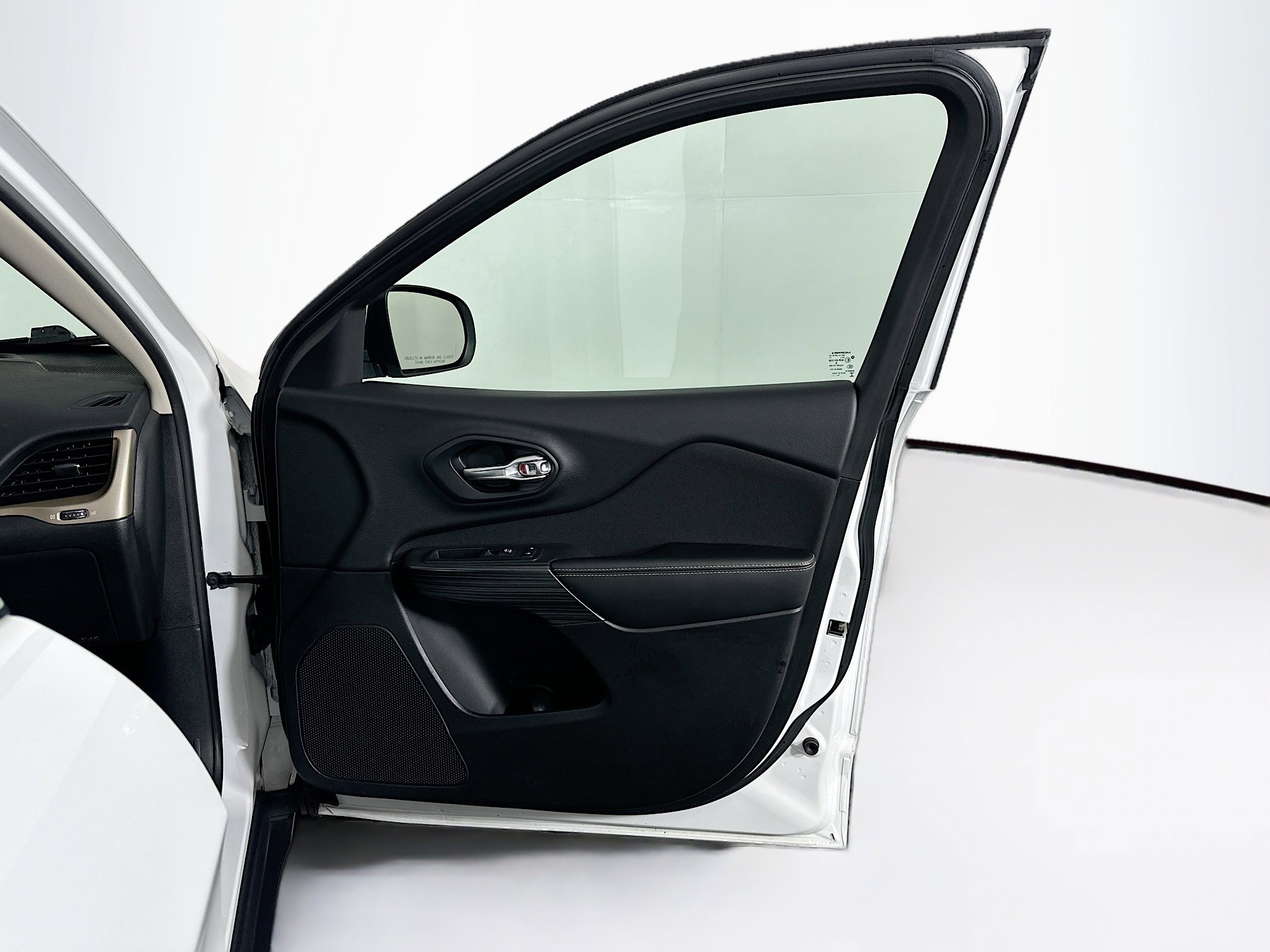 Used 2017 Jeep Cherokee Latitude image 30