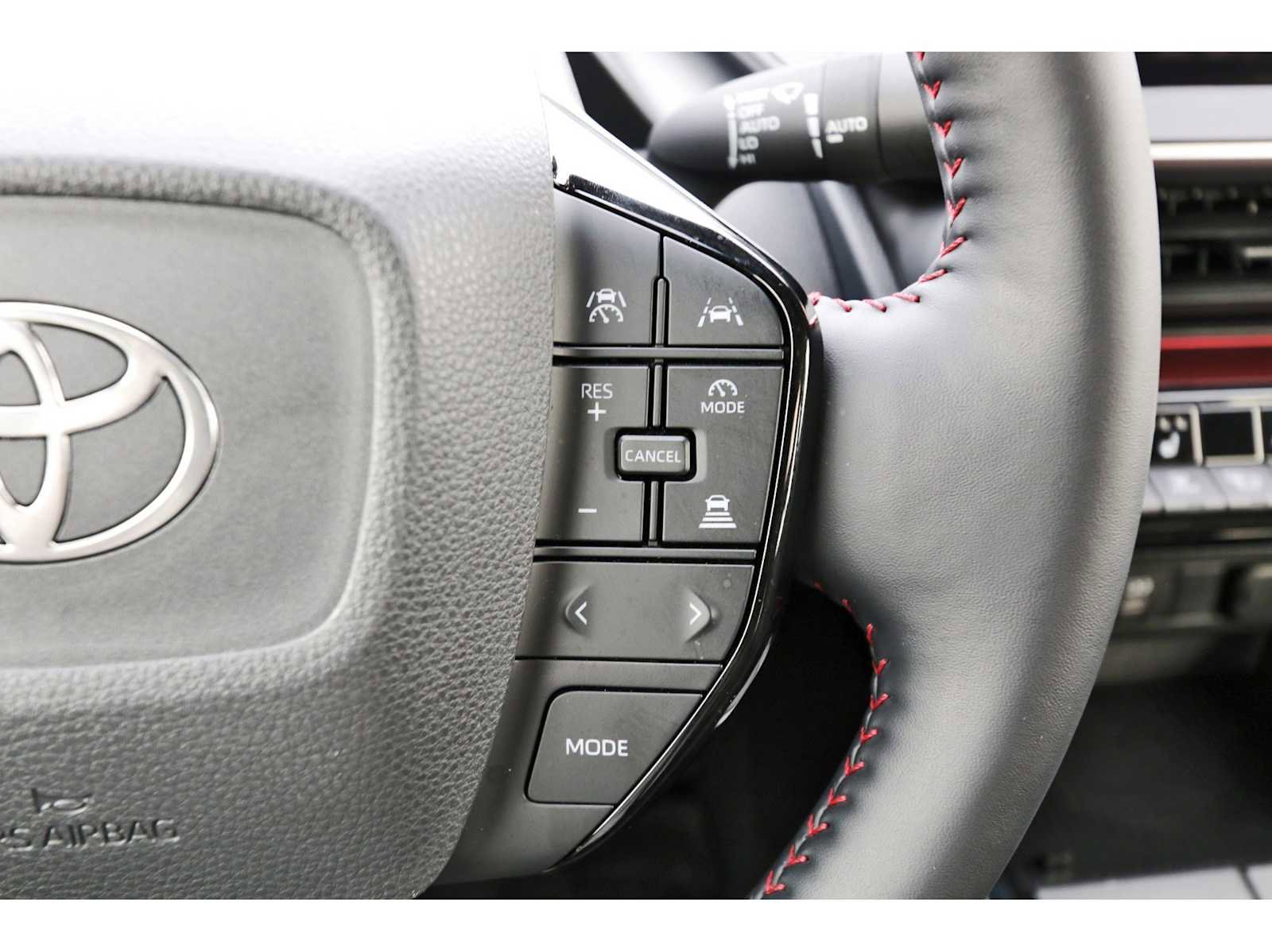 Used 2025 Toyota Prius XSE image 16