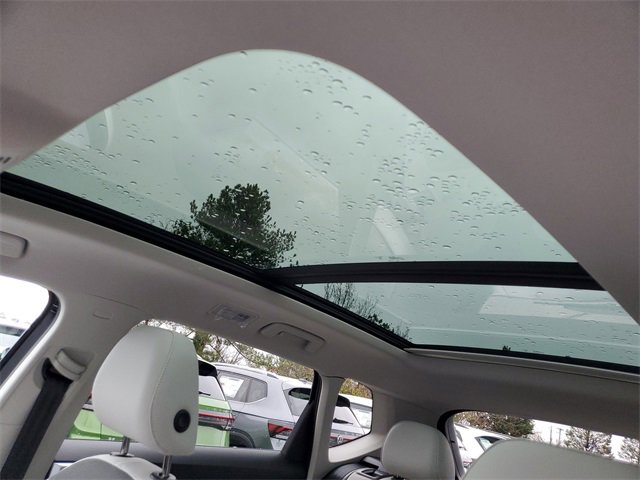 New 2026 Volkswagen Taos SE image 19