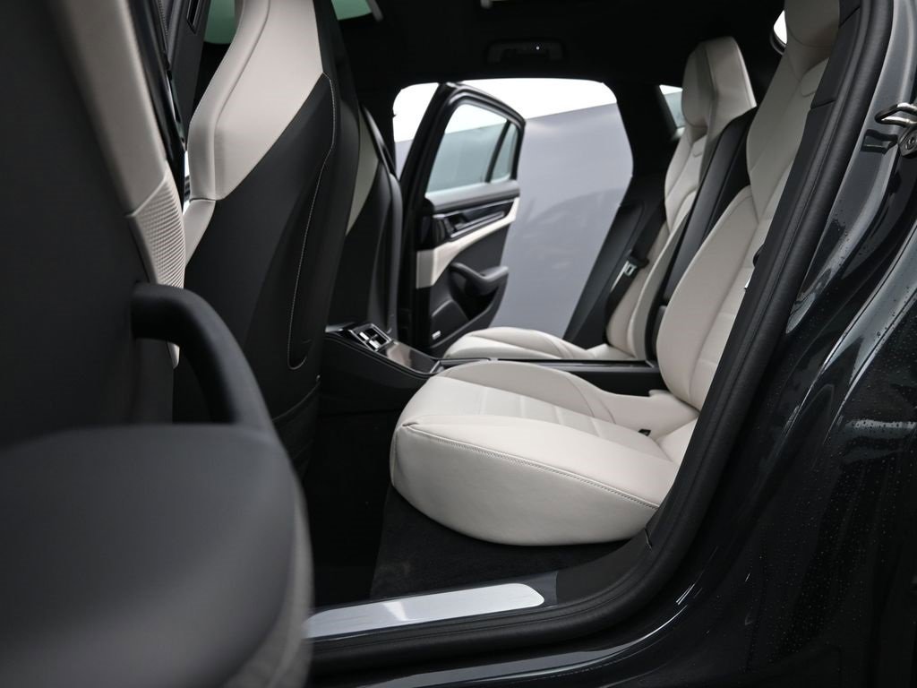 New 2025 Porsche Panamera image 24