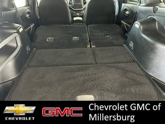Used 2018 Jeep Cherokee Latitude w/ Altitude Package AWD/4WD image 29