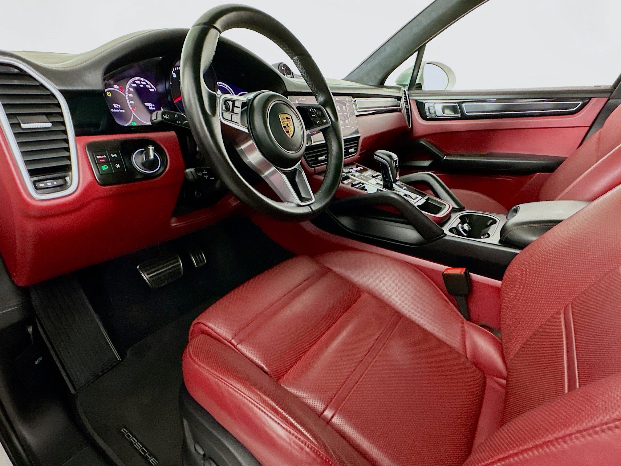 Used 2022 Porsche Cayenne GTS w/ Premium Package Plus AWD/4WD image 7