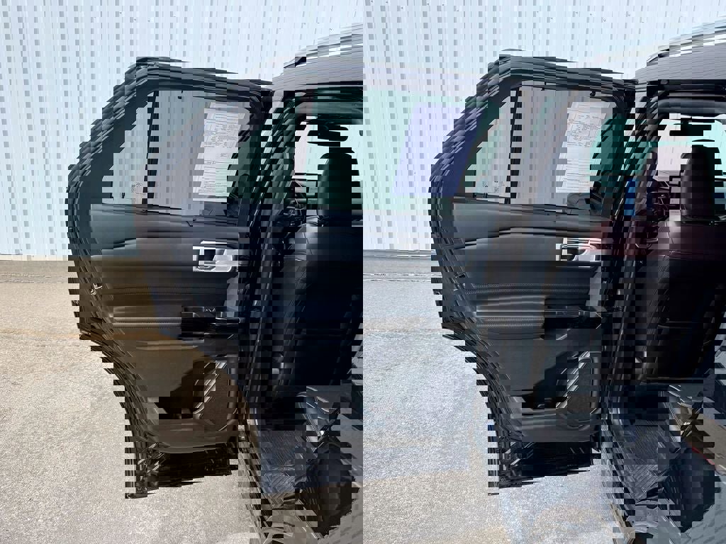 Used 2021 Ford Explorer Platinum w/ Equipment Group 601A AWD/4WD image 16