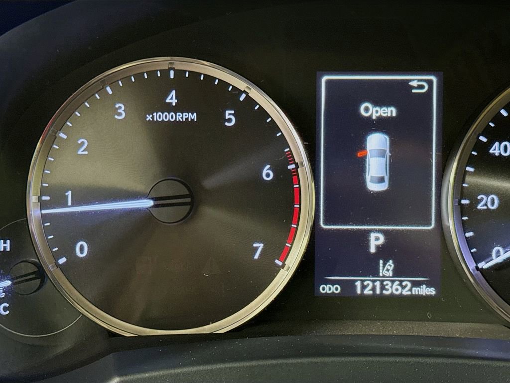 Used 2018 Lexus IS 300 w/ Premium Package image 12