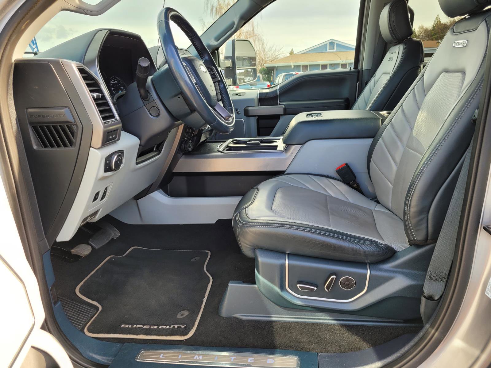 Used 2022 Ford F250 Limited image 9