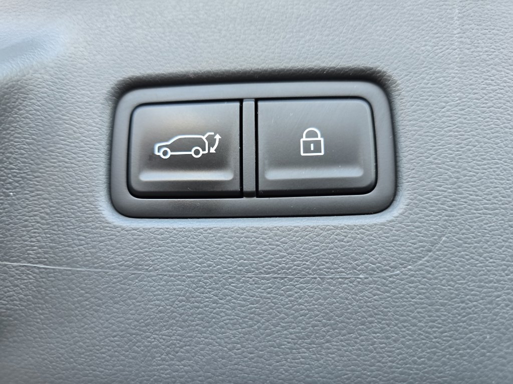 Used 2025 Hyundai Santa Fe Limited image 24