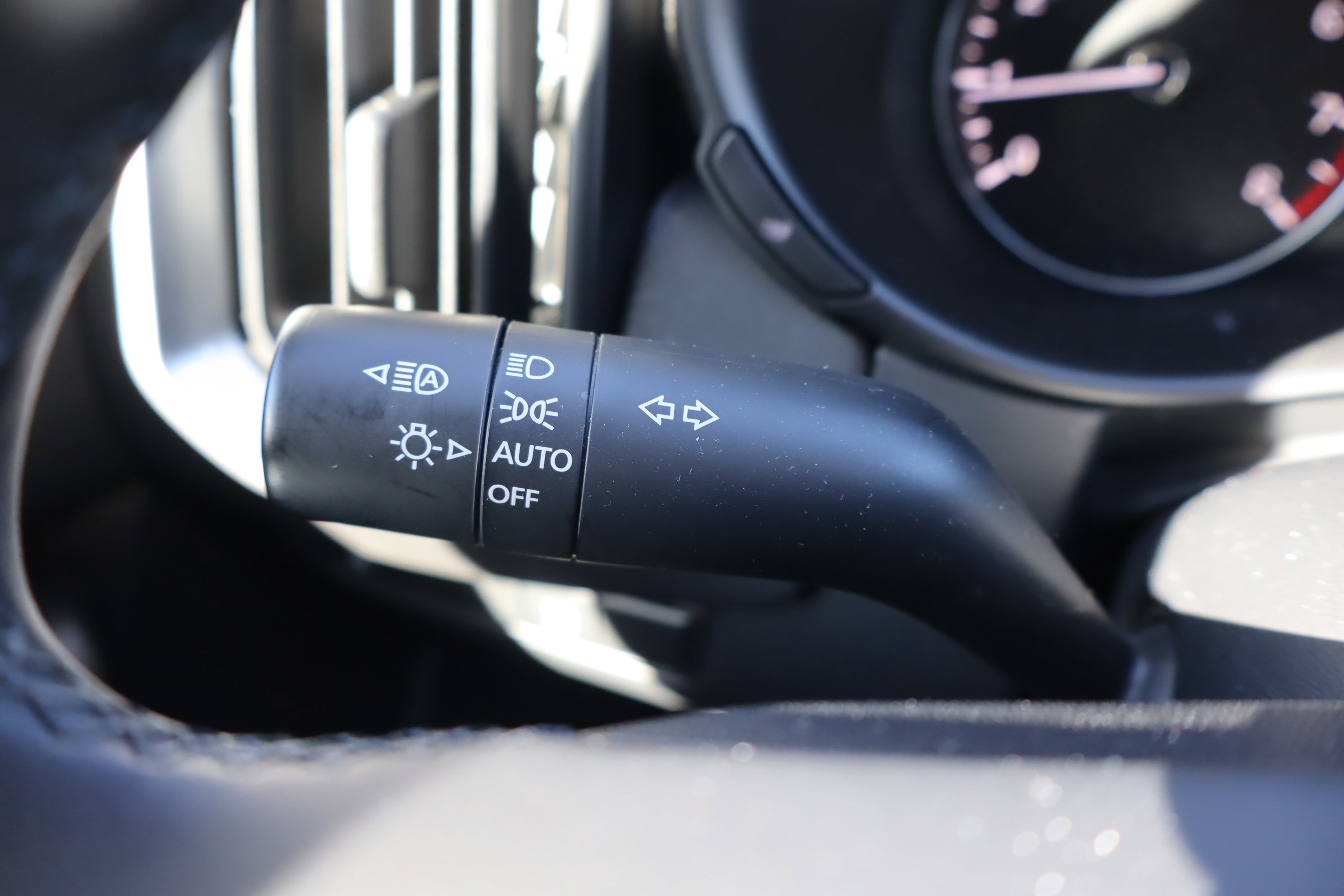 Used 2025 MAZDA CX-50 AWD 2.5 S w/ Premium Package image 22