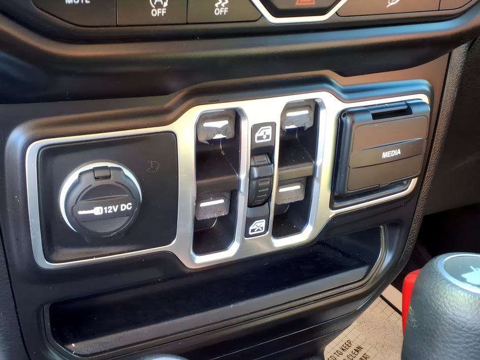 Used 2021 Jeep Wrangler Unlimited Sport AWD/4WD image 18