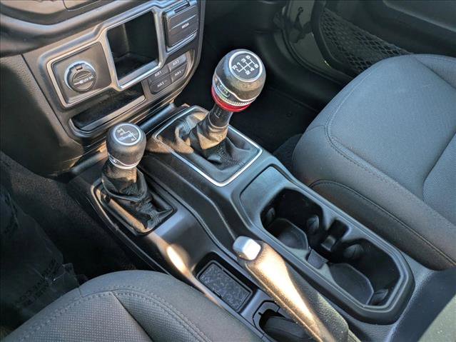 Used 2021 Jeep Gladiator Sport image 12