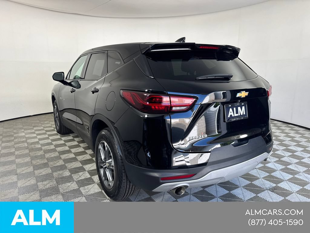 Used 2025 Chevrolet Blazer LT FWD image 10