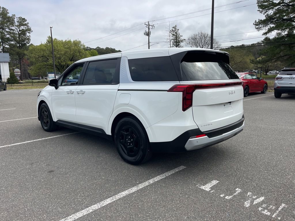 Certified 2025 Kia Carnival image 7