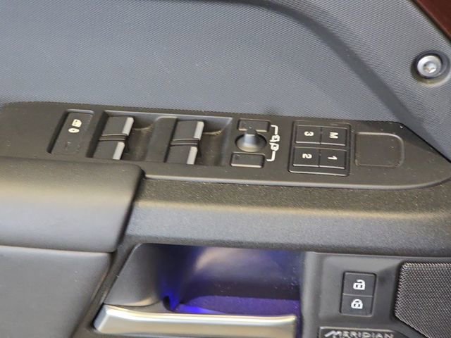 Certified 2025 Land Rover Defender 110 Sedona Red Edition AWD/4WD image 29