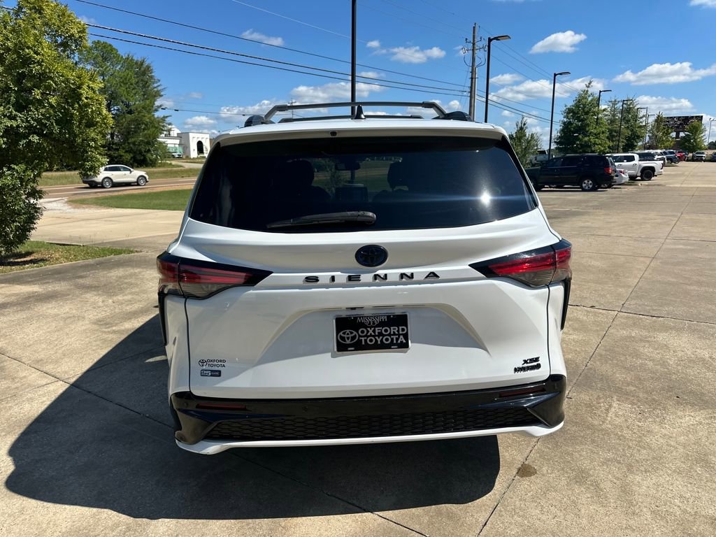 Used 2023 Toyota Sienna XSE image 33