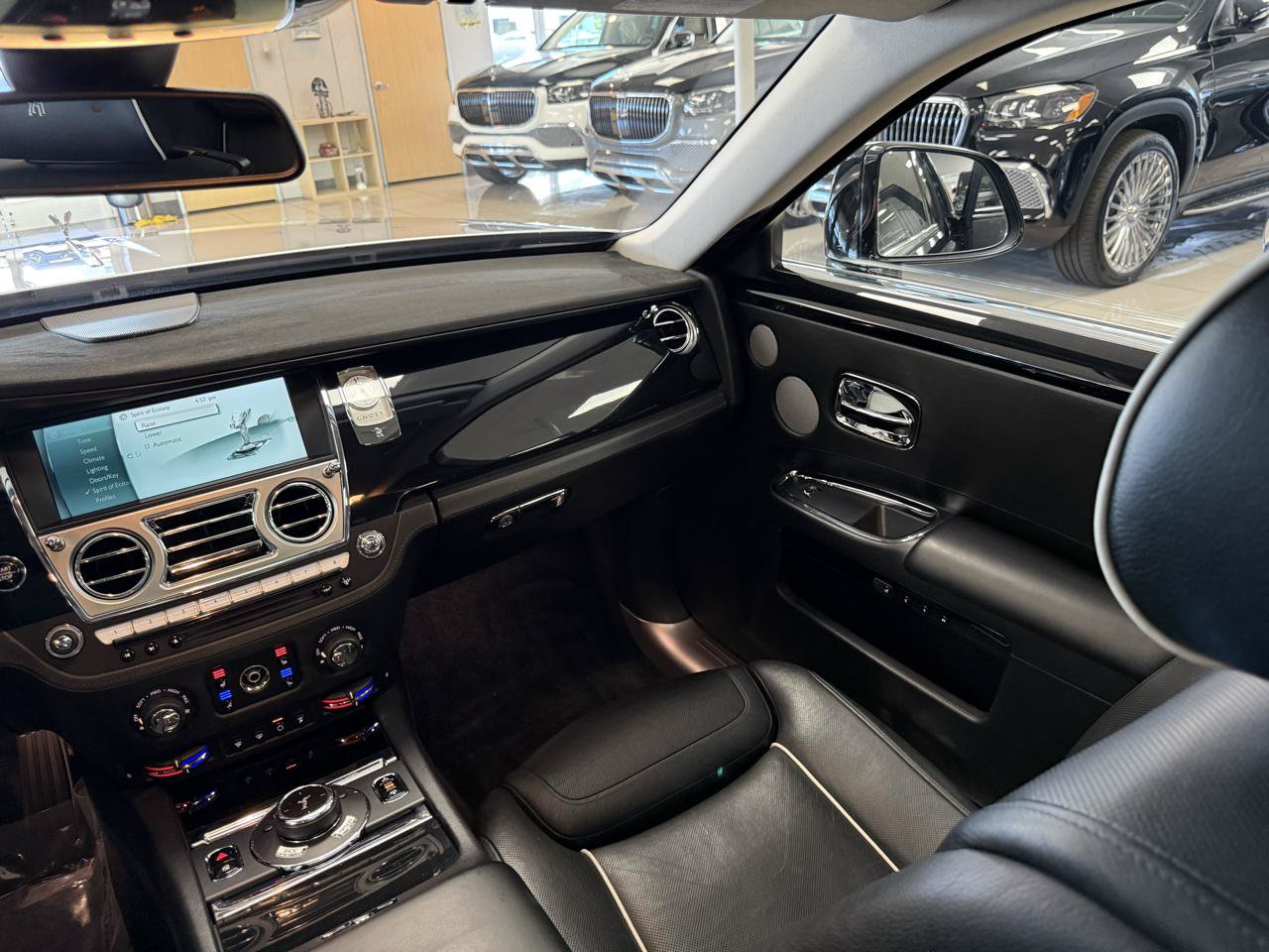 Used 2016 Rolls-Royce Ghost RWD image 14