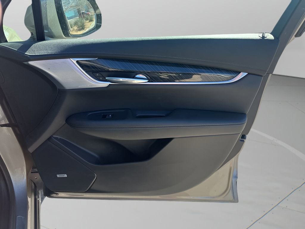 Used 2022 Cadillac XT6 Premium Luxury image 13